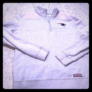 Vineyard vines 3/4” zip. Gray with Pats logo.